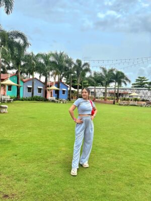Shumayla Shaikh Instagram - Just happy to be here šš
Edit @innocent_zaid____
#trending #trip #explore #instagram #love #family