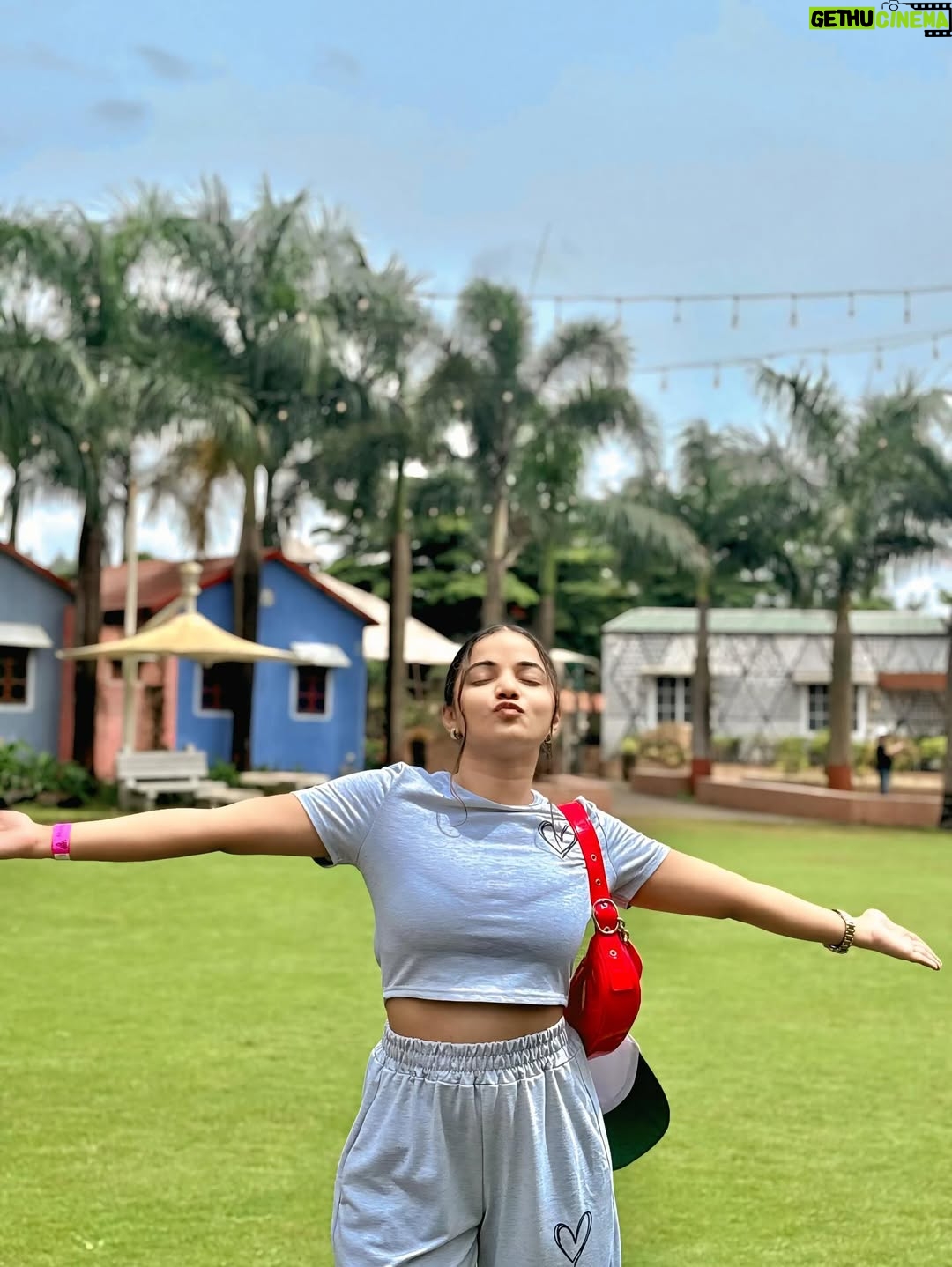 Shumayla Shaikh - 1.7K Likes - Just happy to be here 🎀💕

Edit @innocent_zaid____ 

#trending #trip #explore #instagram #love #family