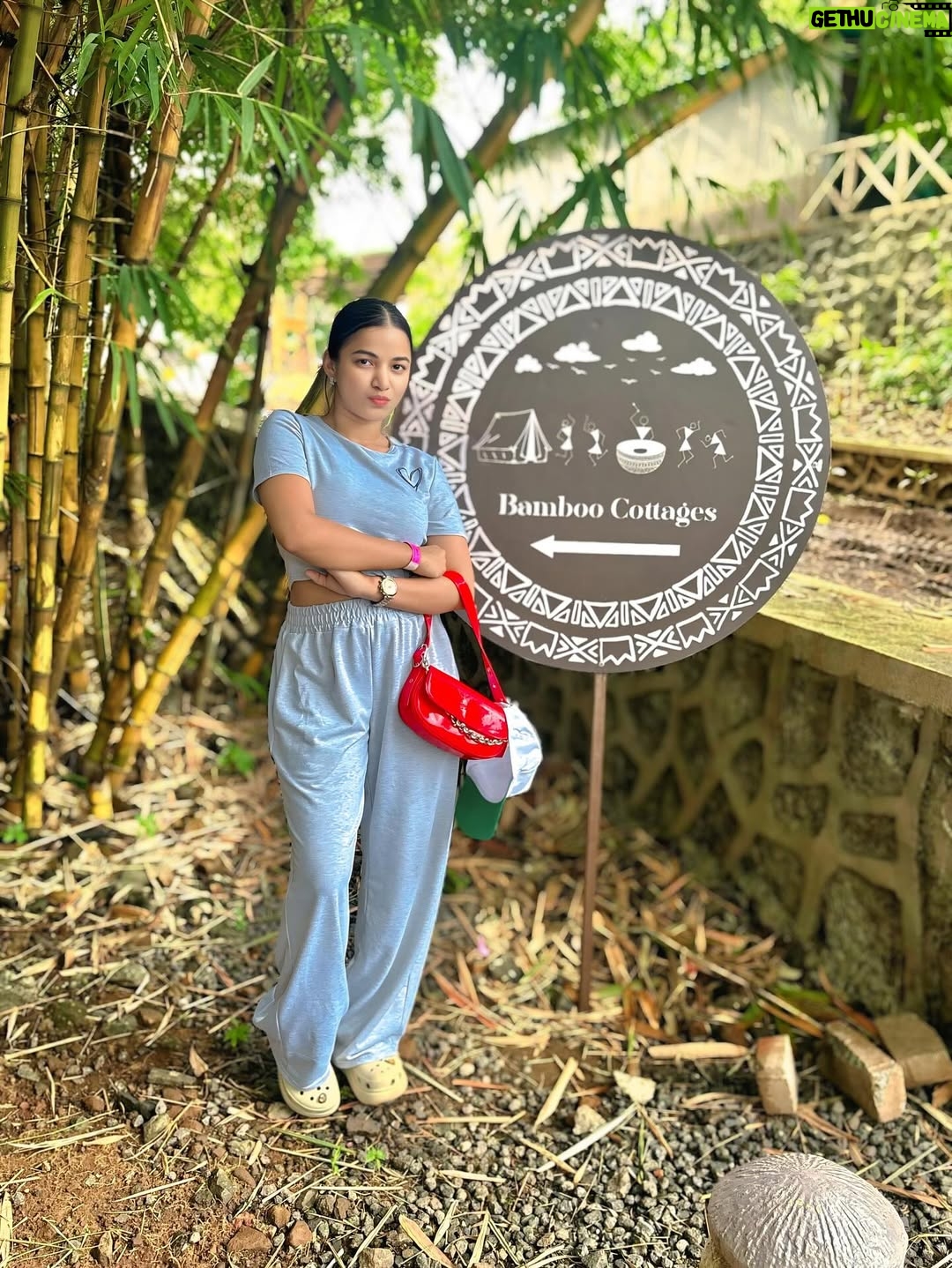Shumayla Shaikh - 1.7K Likes - Just happy to be here 🎀💕

Edit @innocent_zaid____ 

#trending #trip #explore #instagram #love #family