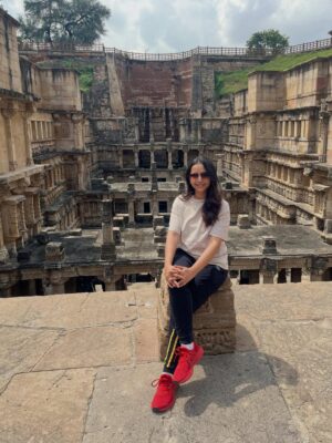 Shweta Basu Prasad Instagram - Got a day off after wrapping my film’s shoot and headed straight to Rani Ki Vav, an 11th century architectural wonder! 
.
No 3D, no AI, no machines, just pure genius! 
.
On my way back to the airport, also stopped at the 15th century Rudabai stepwell. Equally stunning! 
.
Yatha drishti.. Tatha Shrishti. Our ancestors were so cool! 
.
#ranikivav #rudabaistepwell #indianarchitecture