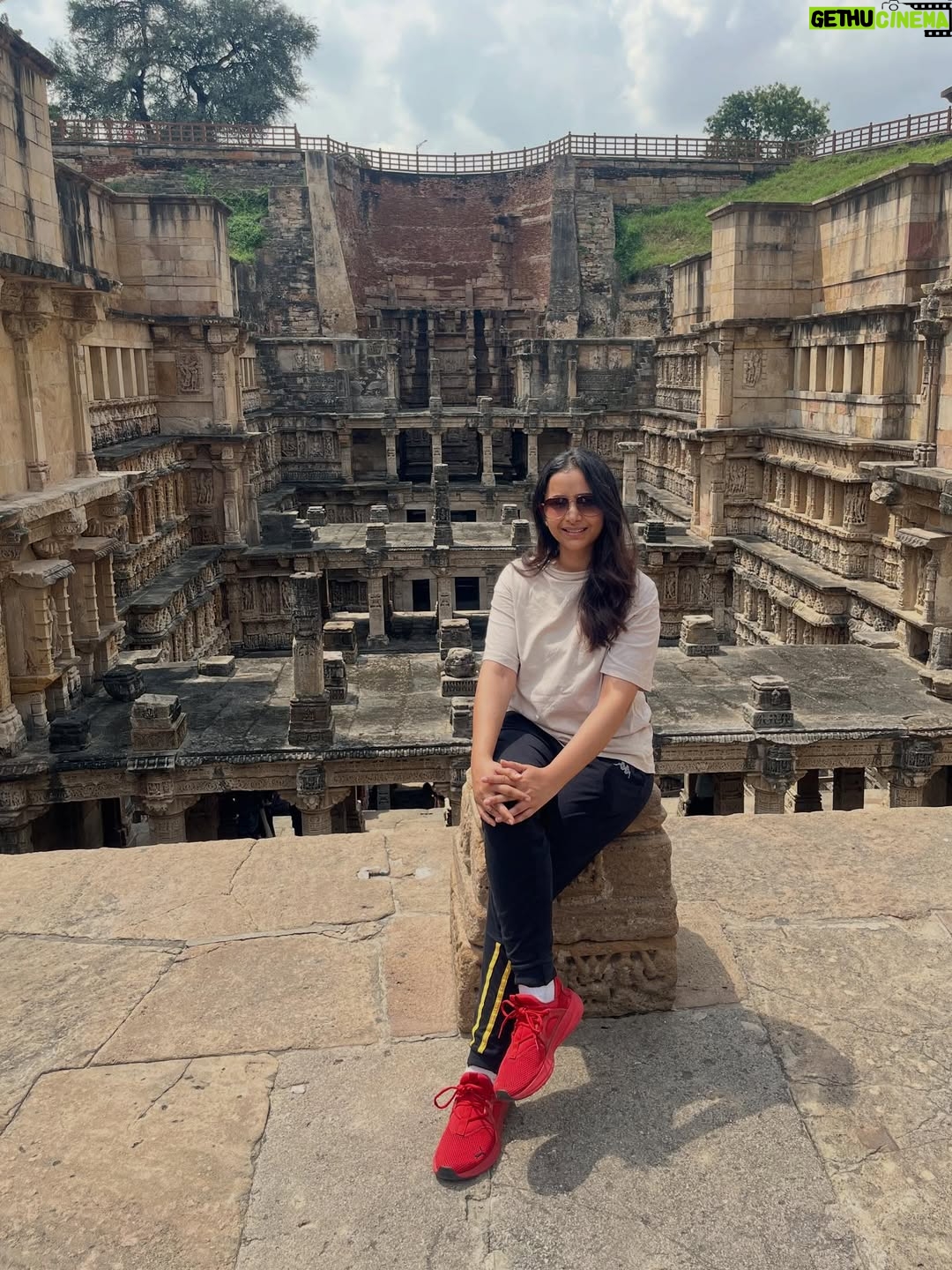 Shweta Basu Prasad - 32.2K Likes - Got a day off after wrapping my film’s shoot and headed straight to Rani Ki Vav, an 11th century architectural wonder! 
.
No 3D, no AI, no machines, just pure genius! 
.
On my way back to the airport, also stopped at the 15th century Rudabai stepwell. Equally stunning! 
.
Yatha drishti.. Tatha Shrishti. Our ancestors were so cool! 
.
#ranikivav #rudabaistepwell #indianarchitecture