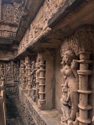 Shweta Basu Prasad Instagram - Got a day off after wrapping my film’s shoot and headed straight to Rani Ki Vav, an 11th century architectural wonder! 
.
No 3D, no AI, no machines, just pure genius! 
.
On my way back to the airport, also stopped at the 15th century Rudabai stepwell. Equally stunning! 
.
Yatha drishti.. Tatha Shrishti. Our ancestors were so cool! 
.
#ranikivav #rudabaistepwell #indianarchitecture
