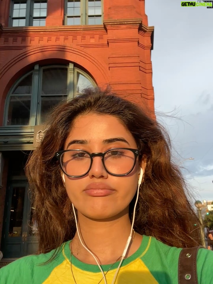 Shweta Bhintade - 16.4K Likes - What should i put here?