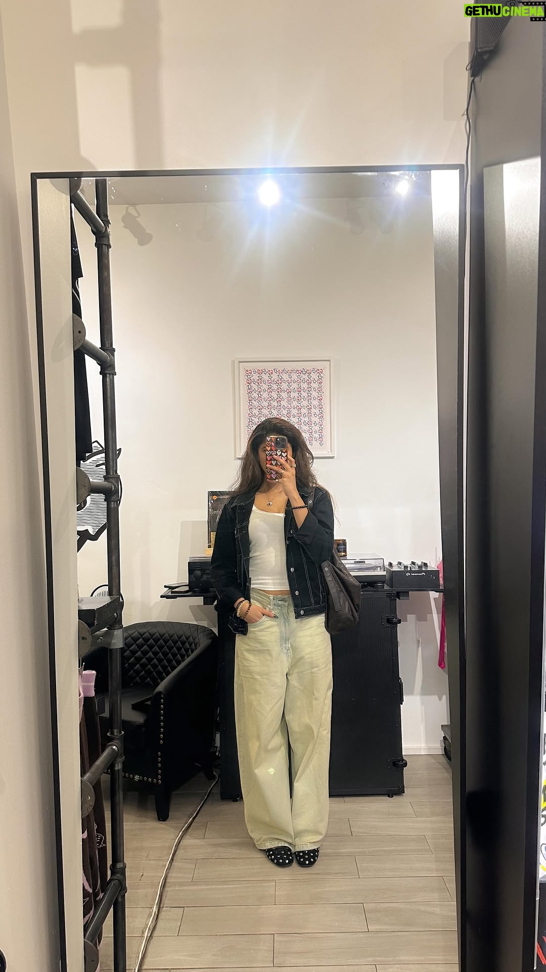 Shweta Bhintade - 14K Likes - 🫣