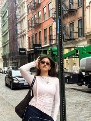 Shweta Bhintade Instagram - Yew Nork
Accessories: @arykai.collective
Top: @savana
Coupon code: shweta38