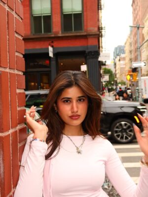 Shweta Bhintade Instagram - Yew Nork
Accessories: @arykai.collective
Top: @savana
Coupon code: shweta38