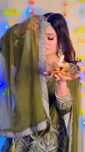 Shweta Jaiswal Instagram - Jalte diye 🪔🪔