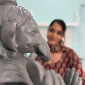 Shweta Mahadik Instagram - Taking blessings, keeping memories! Pudhchya varshi lavkar ya bappa❤️❤️❤️

#ganpatibappamorya