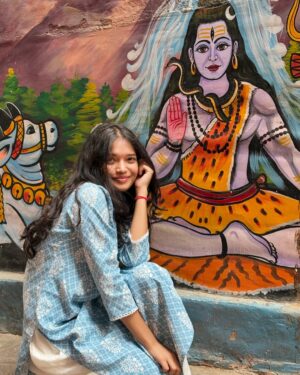 Shweta Poddar Instagram - Tu Ban Ja Gali Banaras Ki🥹🧿❤️💕🫧🌷🎀✨