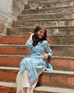 Shweta Poddar Instagram - Tu Ban Ja Gali Banaras Ki🥹🧿❤️💕🫧🌷🎀✨