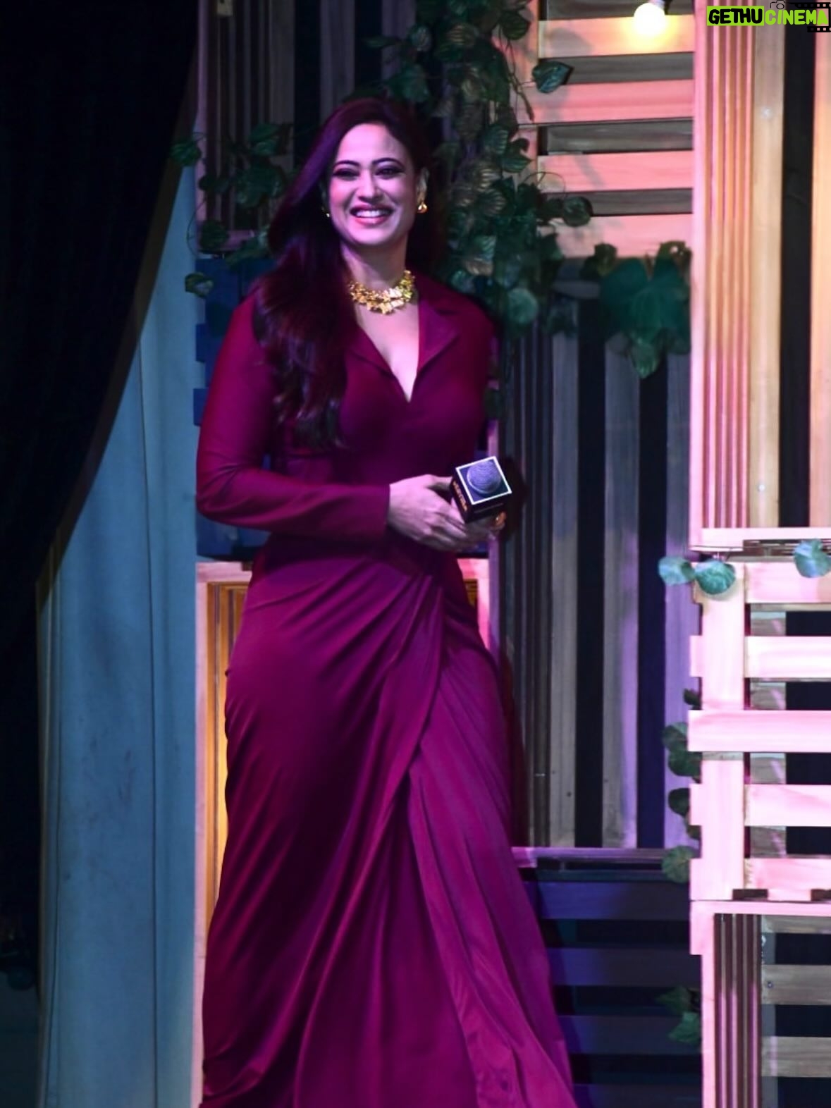 Shweta Tiwari - 563.5K Likes - ARE YOU READY FOR THIS..!!!!!
#doyouwannapartner trailer is out..!!!!!

#
#
#
Beautiful Gown by @victor__robinson___ 
Styled by @stylingbyvictor @sohail__mughal___
Jewellery @ananaofficial
Hair @rahul_sharma221
Makeup @durgedeepak76
Clicked by @shivachiliveri1