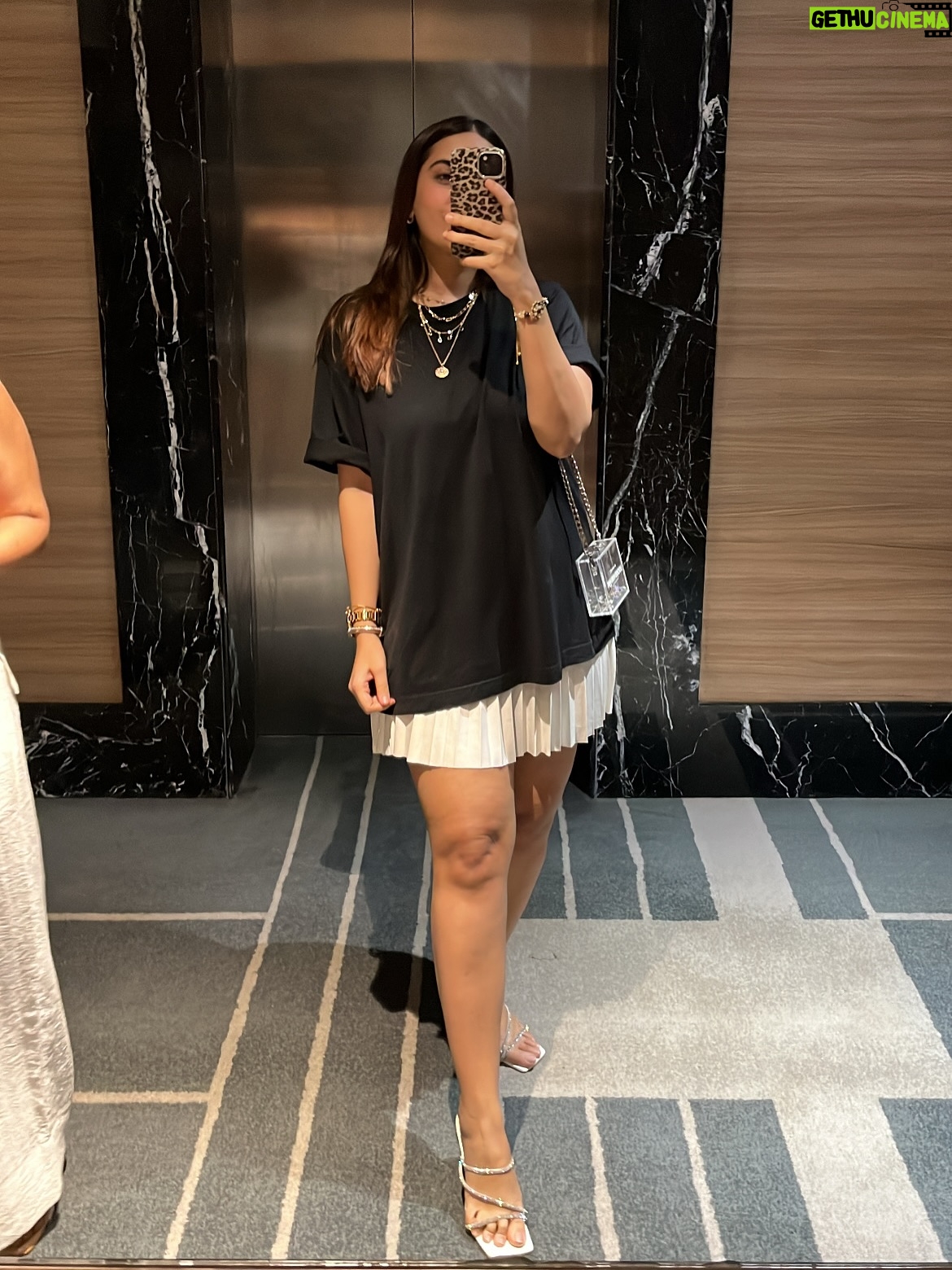 Siddhi Doshi - 550 Likes - Random August things that somehow make sense together 🌸🧿🤌🏻✨ #grateful #aug #randommoments