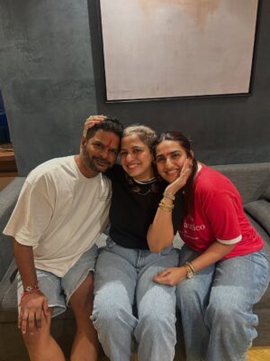 Siddhi Doshi Instagram - Random August things that somehow make sense together 🌸🧿🤌🏻✨ #grateful #aug #randommoments