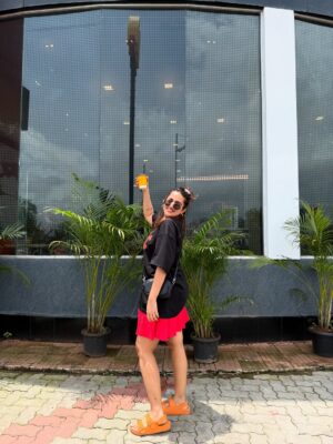 Siddhi Doshi Instagram - When I say I need a break… I mean this 💁🏻♀️fav people, a cozy staycation, spa days & monsoon drives 🌧️🛁🛏️💆♀️❤️🧿🤌🏻😜