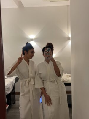 Siddhi Doshi Instagram - When I say I need a break… I mean this 💁🏻♀️fav people, a cozy staycation, spa days & monsoon drives 🌧️🛁🛏️💆♀️❤️🧿🤌🏻😜