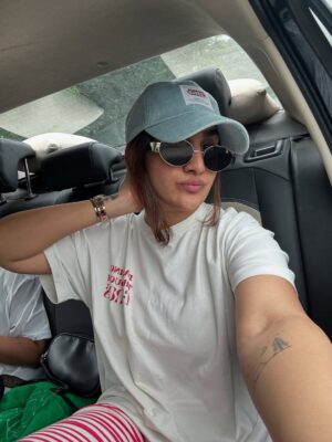 Siddhi Doshi Instagram - When I say I need a break… I mean this 💁🏻♀️fav people, a cozy staycation, spa days & monsoon drives 🌧️🛁🛏️💆♀️❤️🧿🤌🏻😜