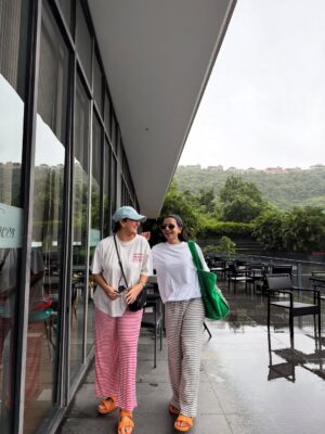 Siddhi Doshi Instagram - When I say I need a break… I mean this 💁🏻♀️fav people, a cozy staycation, spa days & monsoon drives 🌧️🛁🛏️💆♀️❤️🧿🤌🏻😜