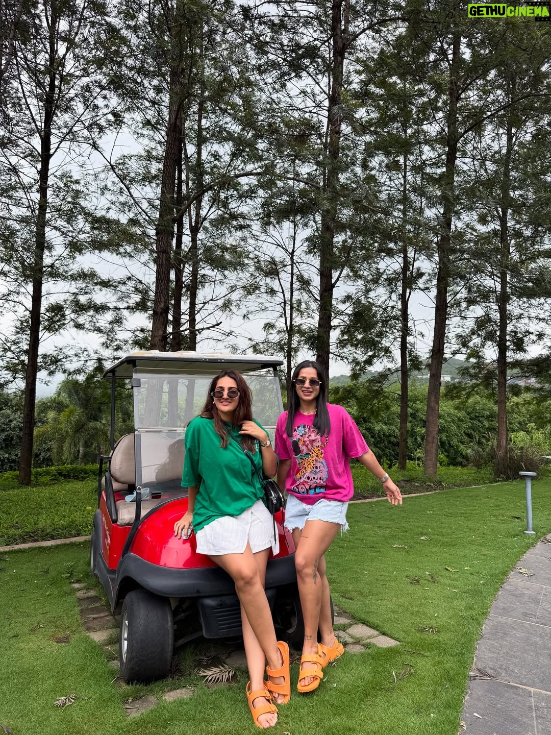 Siddhi Doshi - 615 Likes - When I say I need a break… I mean this 💁🏻‍♀️fav people, a cozy staycation, spa days & monsoon drives 🌧️🛁🛏️💆‍♀️❤️🧿🤌🏻😜