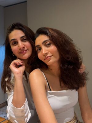 Siddhi Doshi Instagram - When I say I need a break… I mean this 💁🏻♀️fav people, a cozy staycation, spa days & monsoon drives 🌧️🛁🛏️💆♀️❤️🧿🤌🏻😜