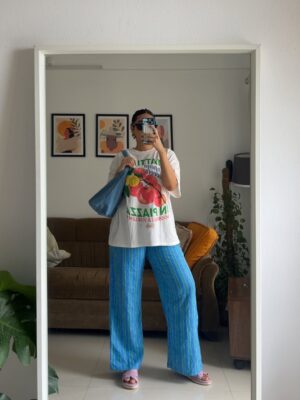 Siddhi Doshi Instagram - POV: my camera roll is 90% outfits💁♀️❤️😎
Outfit links are mentioned in the Highlights ❤️💫#AliittleOutfitump #festivevibe #easystyling