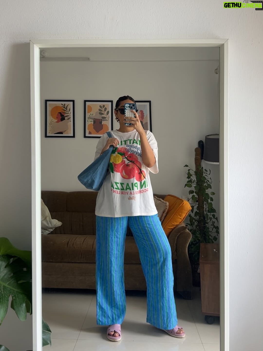 Siddhi Doshi - 543 Likes - POV: my camera roll is 90% outfits💁‍♀️❤️😎 
Outfit links are mentioned in the Highlights ❤️💫#AliittleOutfitump #festivevibe #easystyling