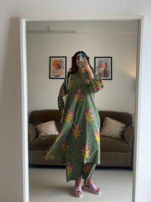 Siddhi Doshi Instagram - June fits dump 🤌🏻❤️cute, comfy, chaotic 💁🏻♀️ #junedump #easyfits