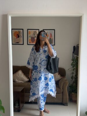Siddhi Doshi Instagram - POV: my camera roll is 90% outfits💁♀️❤️😎
Outfit links are mentioned in the Highlights ❤️💫#AliittleOutfitump #festivevibe #easystyling
