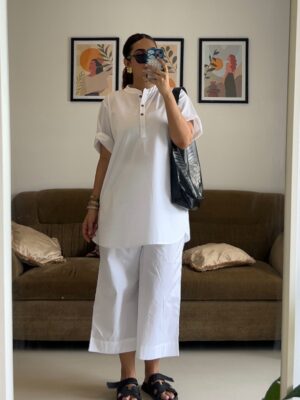 Siddhi Doshi Instagram - POV: my camera roll is 90% outfits💁♀️❤️😎
Outfit links are mentioned in the Highlights ❤️💫#AliittleOutfitump #festivevibe #easystyling