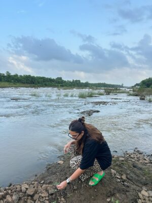 Siddhi Doshi Instagram - It’s amazing how just a few minutes in nature can completely shift your mood.🌴🌸🌻🌿🧿🏞️