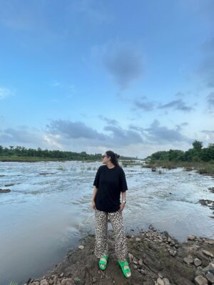 Siddhi Doshi Instagram - It’s amazing how just a few minutes in nature can completely shift your mood.🌴🌸🌻🌿🧿🏞️