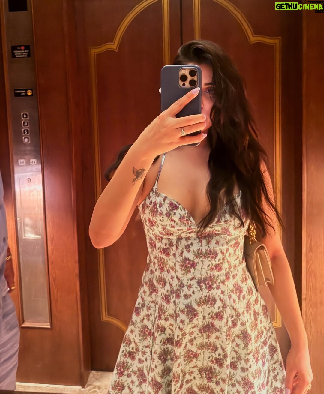 Sidhika Sharma - 33.3K Likes - 🌅😄