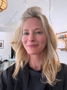 Actress Sienna Guillory HD Photos and Wallpapers November 2025