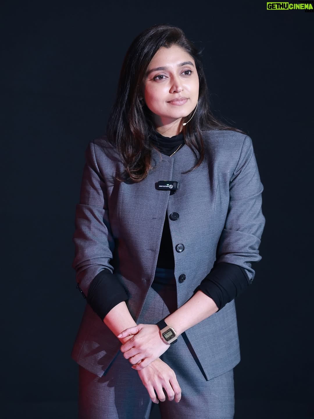 Sija Rose - 16.2K Likes - Thank you @agbskochi for the invite. 
It was an honour to be a speaker at TEDx
Sharing thoughts about THE ART OF PORTRAYING LIFE.

Attire: @bespokedbysk 
Styling @soorajskofficial 

#tedxkerala #tedxspeaker #amity