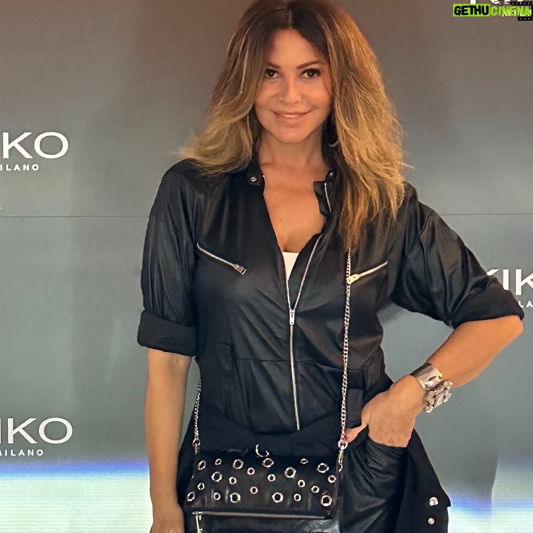 Sílvia Rizzo - 3 Likes - @lisboafashionweek 
.
Boa semana! 🙌🏼✨