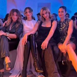 Sílvia Rizzo Instagram - @lisboafashionweek 
.
Boa semana! 🙌🏼✨