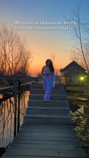Simar Rajput Instagram - Ek sunset or ye nazare 
.
.
.
.
.
.
.
.
.
.
.
.
.
#reelitfeelit #reelsinstagram #reelsindia #réel #viralvideos #kashmir #kashmiri ##kashmiri #autumnvibes #simarrajput
#travel
