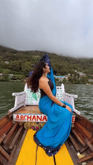 Simar Rajput Instagram - Isliye pyar karu tujse
Ki tu ek badal awara 
#reelsinstagram #reelitfeelit #viralvideos