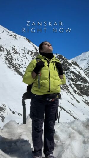Simar Rajput Instagram - Sanskar nahi Zanskar hahaha ek jagah h manali se bht dur but jannat se kam nahi ❤️
.
.
.
.
.
#zanskar #zanskarvalley #zanskartrip #viral #viralvideo #trending #reel #reelitfeelit #yug10