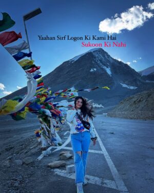 Simar Rajput Instagram - Yaahan Sirf Logon Ki Kami Hai
Sukoon Ki Nahi…

#travel #travelphotograph #wanderlust #traveldiaries #travelgram #exploretheworld #adventuretime #simarrajput #naturelovers #vacationvibes#shinkulapass 

(Adventure, Himalayas, Shinkula Pass, offbeat travel, road trip, mountain views, unexplored, high altitude, nature, wanderlust )
