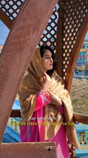 Simar Rajput Instagram - Kashmir is the land that taught us what love is.ā š
.
Outfit partner : @womenzavenue
.
.
.
.
.
#reelitfeelit #reelsinstagram #reelsindia #rƩel #viralvideos #kashmir #kashmiri ##kashmiri #autumnvibes #simarrajput
#travel