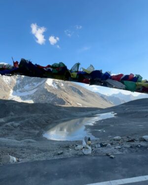 Simar Rajput Instagram - Yaahan Sirf Logon Ki Kami Hai
Sukoon Ki Nahi…

#travel #travelphotograph #wanderlust #traveldiaries #travelgram #exploretheworld #adventuretime #simarrajput #naturelovers #vacationvibes#shinkulapass 

(Adventure, Himalayas, Shinkula Pass, offbeat travel, road trip, mountain views, unexplored, high altitude, nature, wanderlust )