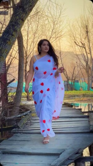 Simar Rajput Instagram - They just destroyed the peace of this heaven❤️‍🩹
.
.
.
.
.
.
.
#reelitfeelit #reelsinstagram #reelsindia #réel #viralvideos #kashmir #kashmiri ##kashmiri #autumnvibes #simarrajput
#travel