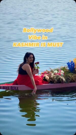 Simar Rajput Instagram - Kashmir is the land that taught us what love is.ā š
.
.
.
.
.
.
.
#reelitfeelit #reelsinstagram #reelsindia #rƩel #viralvideos #kashmir #kashmiri ##kashmiri #autumnvibes #simarrajput
#travel