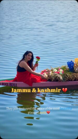 Simar Rajput Instagram - Jammu & kashmir is the land that taught us what love is.” 💞

.
.
.
.
.
.
.
#reelitfeelit #reelsinstagram #reelsindia #réel #viralvideos #kashmir #kashmiri ##kashmiri # jammu #jammuandkashmir #jammudiaries #jammucity #autumnvibes #simarrajput
#travel