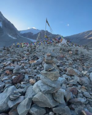 Simar Rajput Instagram - Chalein phr?
.
.
.
📍shinkula top- Gateway to Zanskar valley
.
.
.
#shinkulpass #shinkula #simarrajput #offbeattravel #himalayanroads #mountainpass #adventureawaits #roadtripindia #himachalpradesh #zanskarvalley #manalilehhighway #travelindia #incredibleindia #naturelovers #mountainlife #travelgram #wanderlust #travelphotography #adventuretime #mountainadventures #roadtripdiaries #travelreels #reelstrending