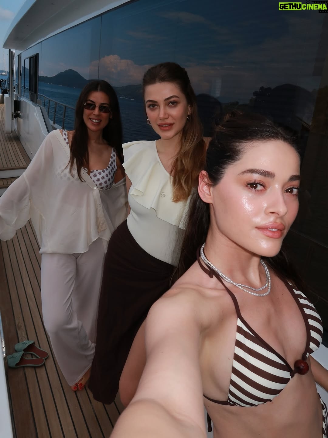 Simay Barlas - 325.4K Likes - 🥂🤍🌞💧