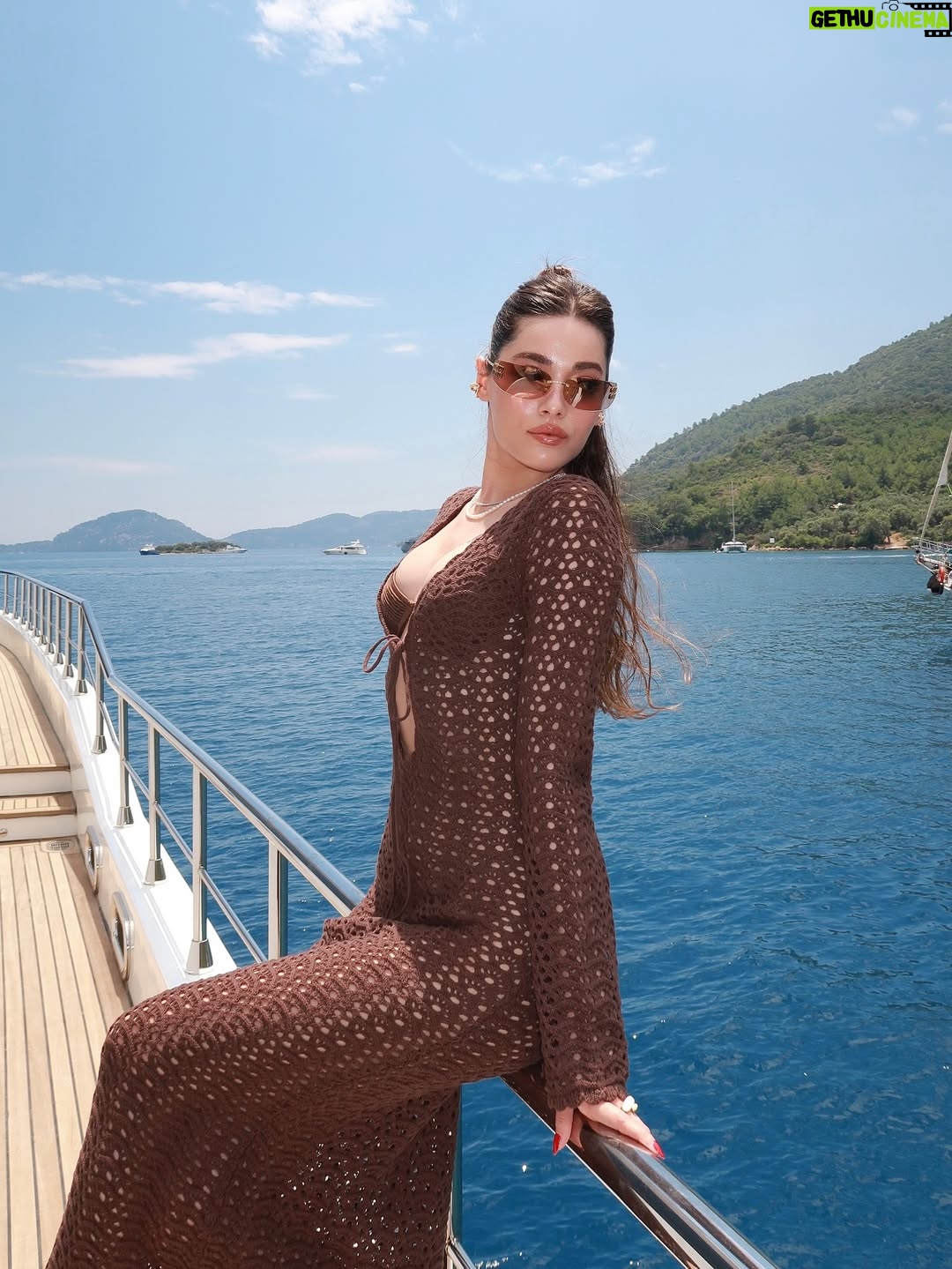 Simay Barlas - 608.7K Likes - 🕊️🤍🐚