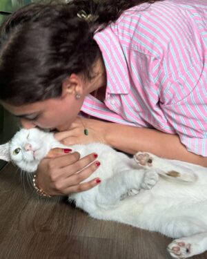 Simmy Goraya Instagram - Yea I kissed him without his consent 🥺✨
