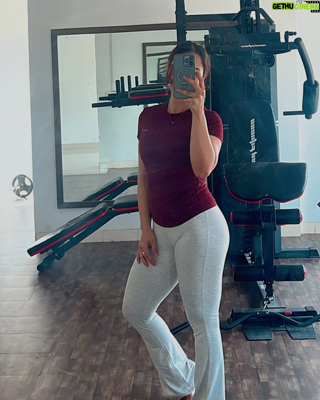 Simmy Goraya - 8.4K Likes - In between shots ✨
.
What would you like to see next on Instagram?