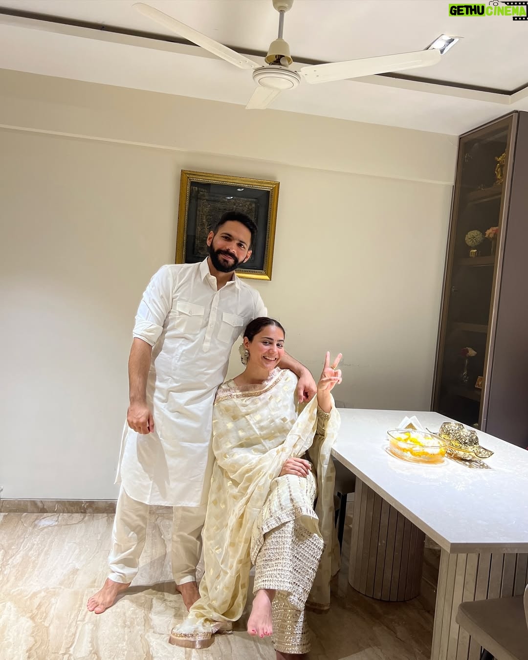 Simmy Goraya - 8.3K Likes - HAPPY DIWALIIII & BANDI CHORD DIWAS SAAREYAN NUUUUU✨🪔🪔.🤗